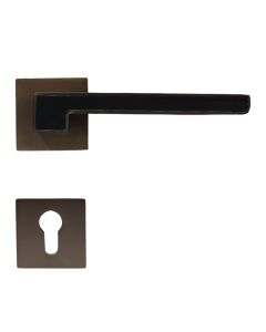 Door handle with square roses, for cylinder